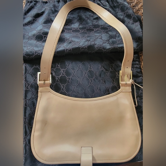 Gucci Leather Shoulder Bag with Gold Hardware - Picture 11 of 16